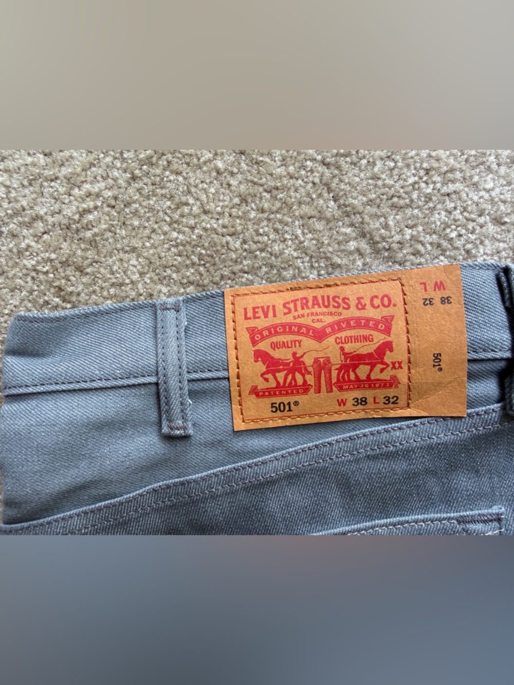 Levi's Men’s Slim Straight Jeans in Light Blue with Leather Patch